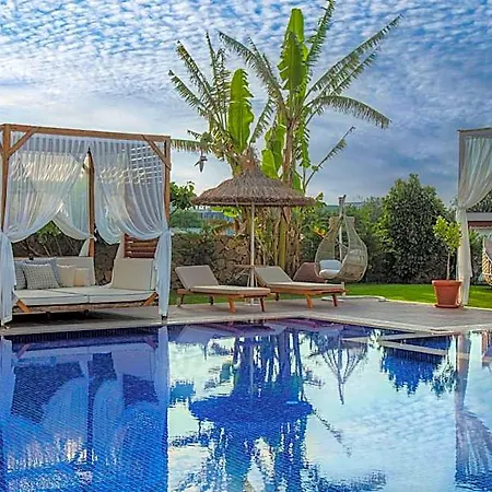 Palmonte & Hotel Kyrenia (Northern Cyprus)